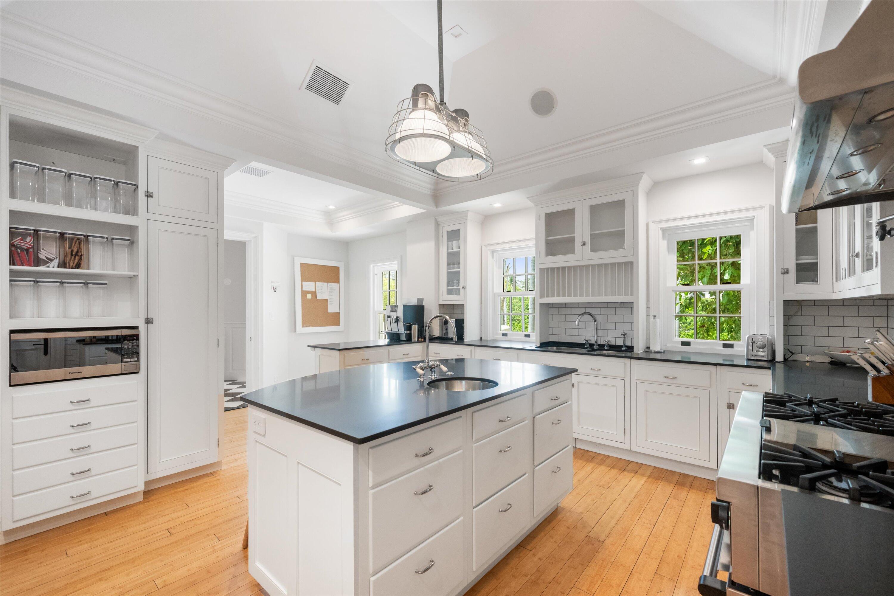 750 South County Road Palm Beach, FL 33480 - Photo 11 of 32 Kitchen