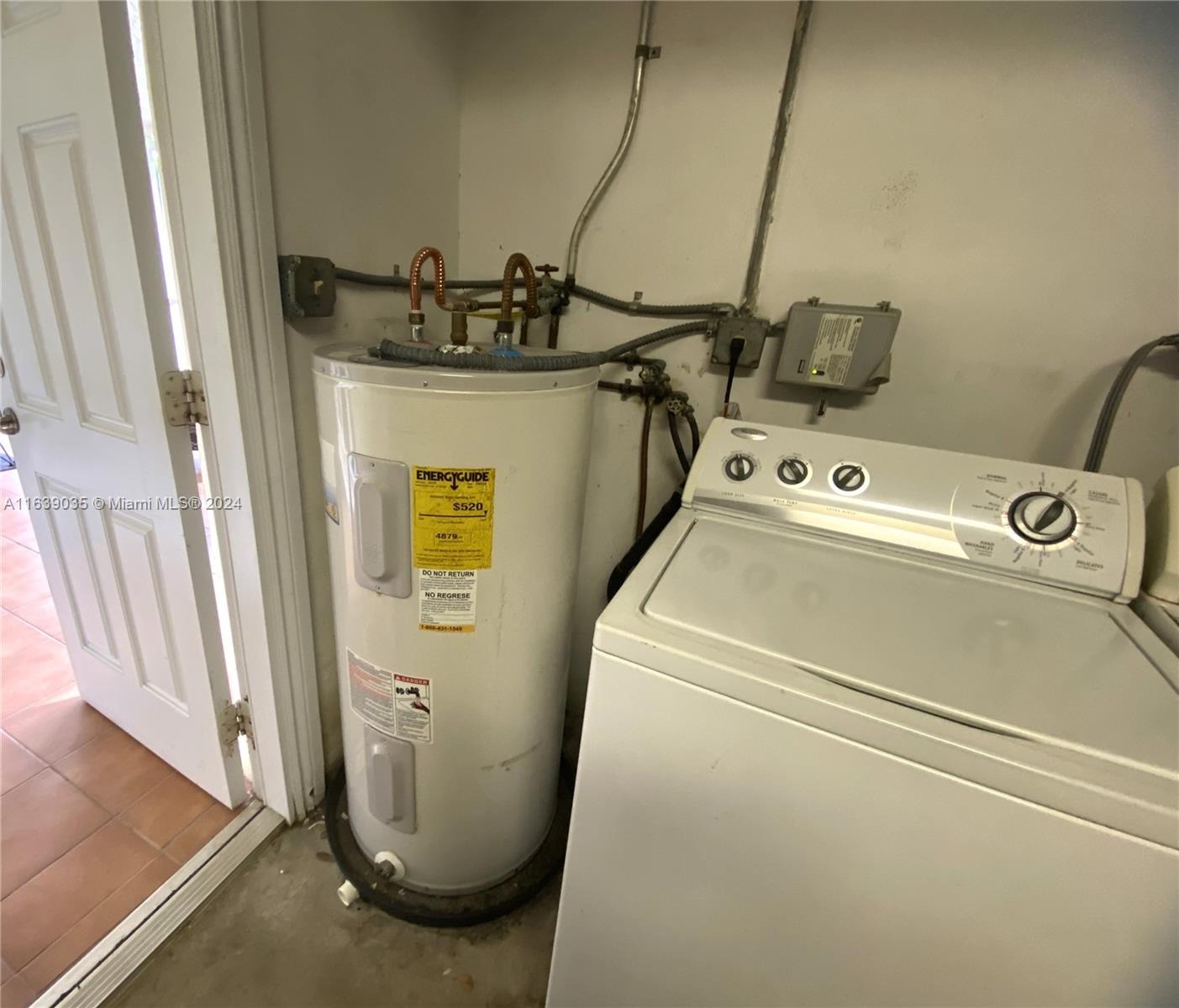 14550 English Road Miami Lakes, FL 33014 - Photo 23 of 33 Laundry room located in garage