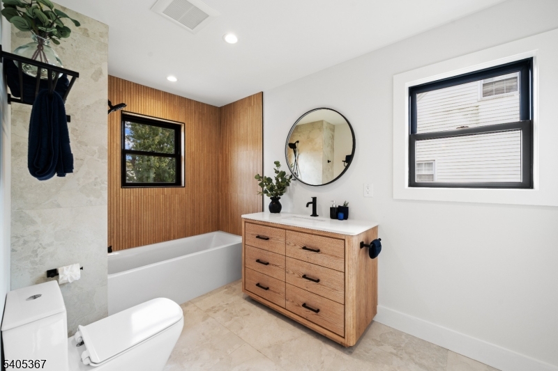 108 Harrington Road Clifton, NJ 07012 - Photo 16 of 41