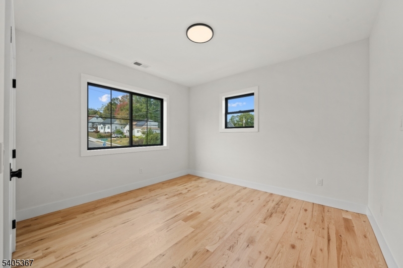 108 Harrington Road Clifton, NJ 07012 - Photo 23 of 41