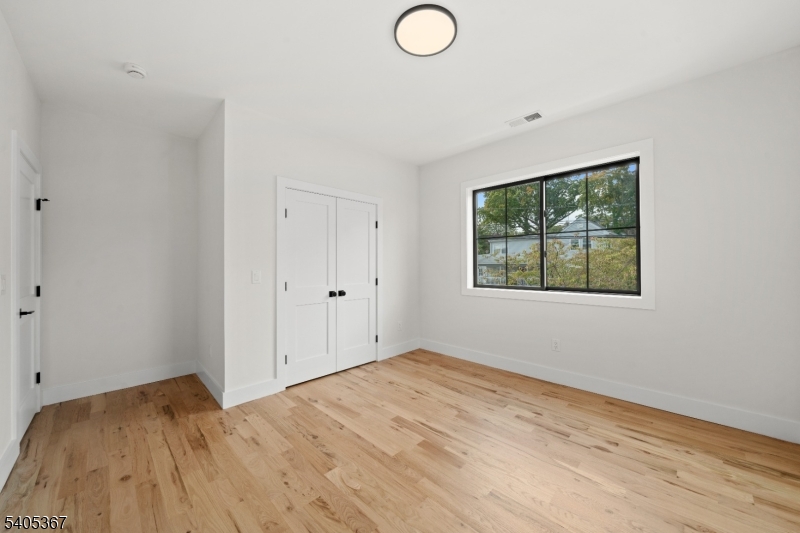 108 Harrington Road Clifton, NJ 07012 - Photo 25 of 41