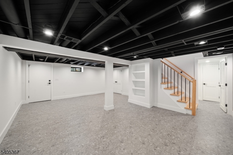 108 Harrington Road Clifton, NJ 07012 - Photo 29 of 41