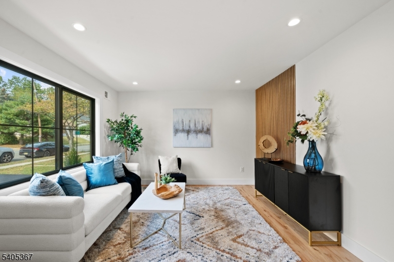 108 Harrington Road Clifton, NJ 07012 - Photo 4 of 41