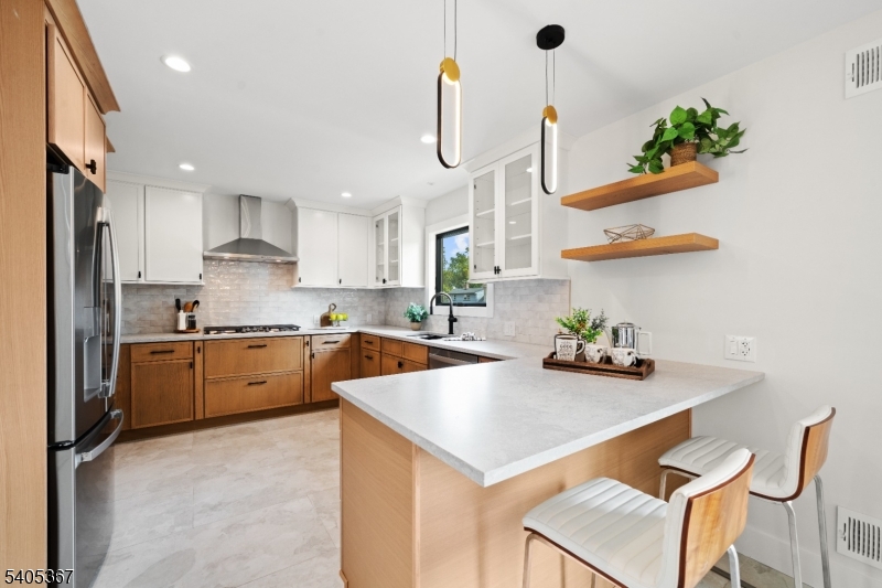 108 Harrington Road Clifton, NJ 07012 - Photo 7 of 41