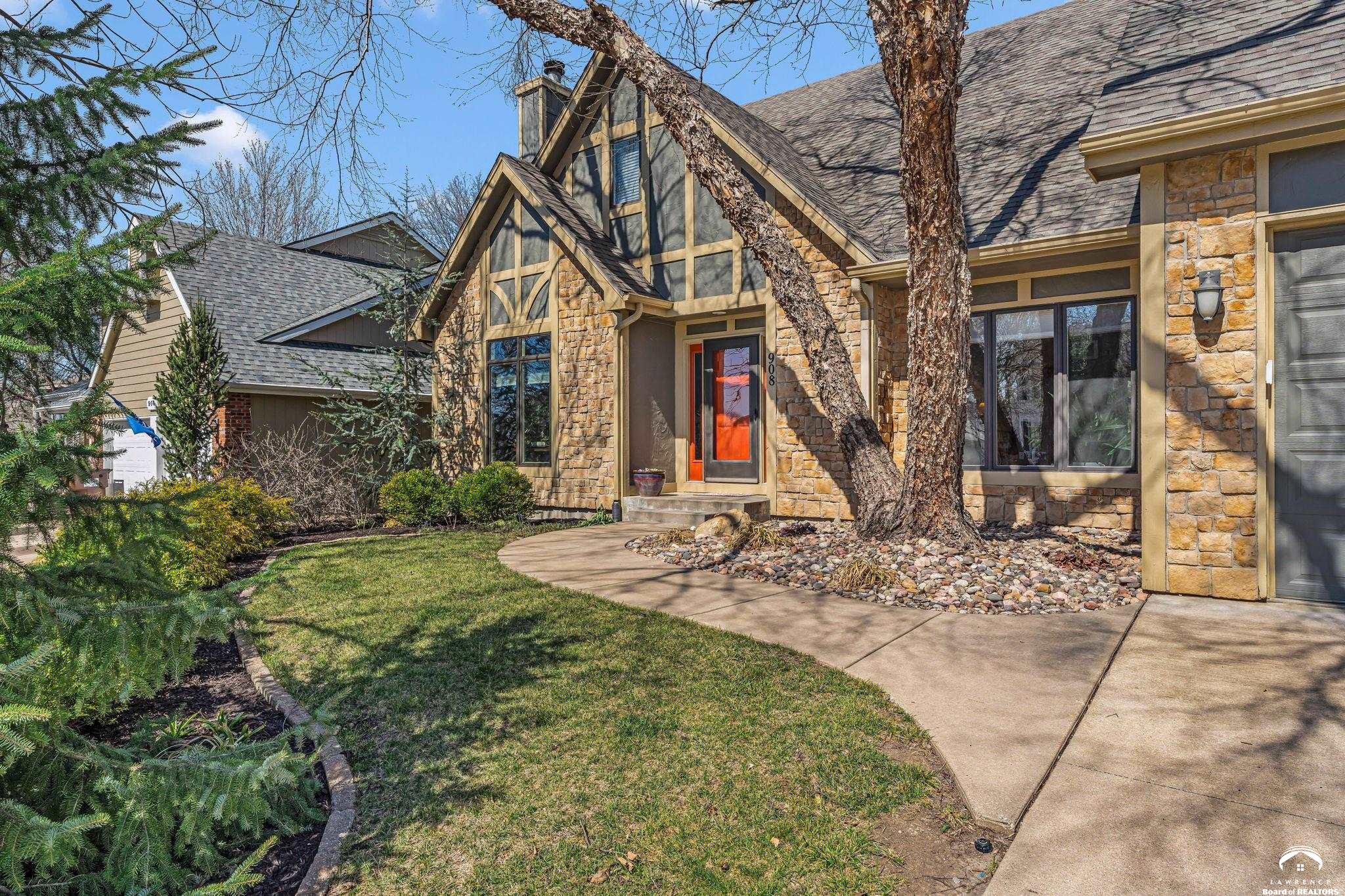 908 Easy Street Lawrence, KS 66049 - Photo 2 of 58