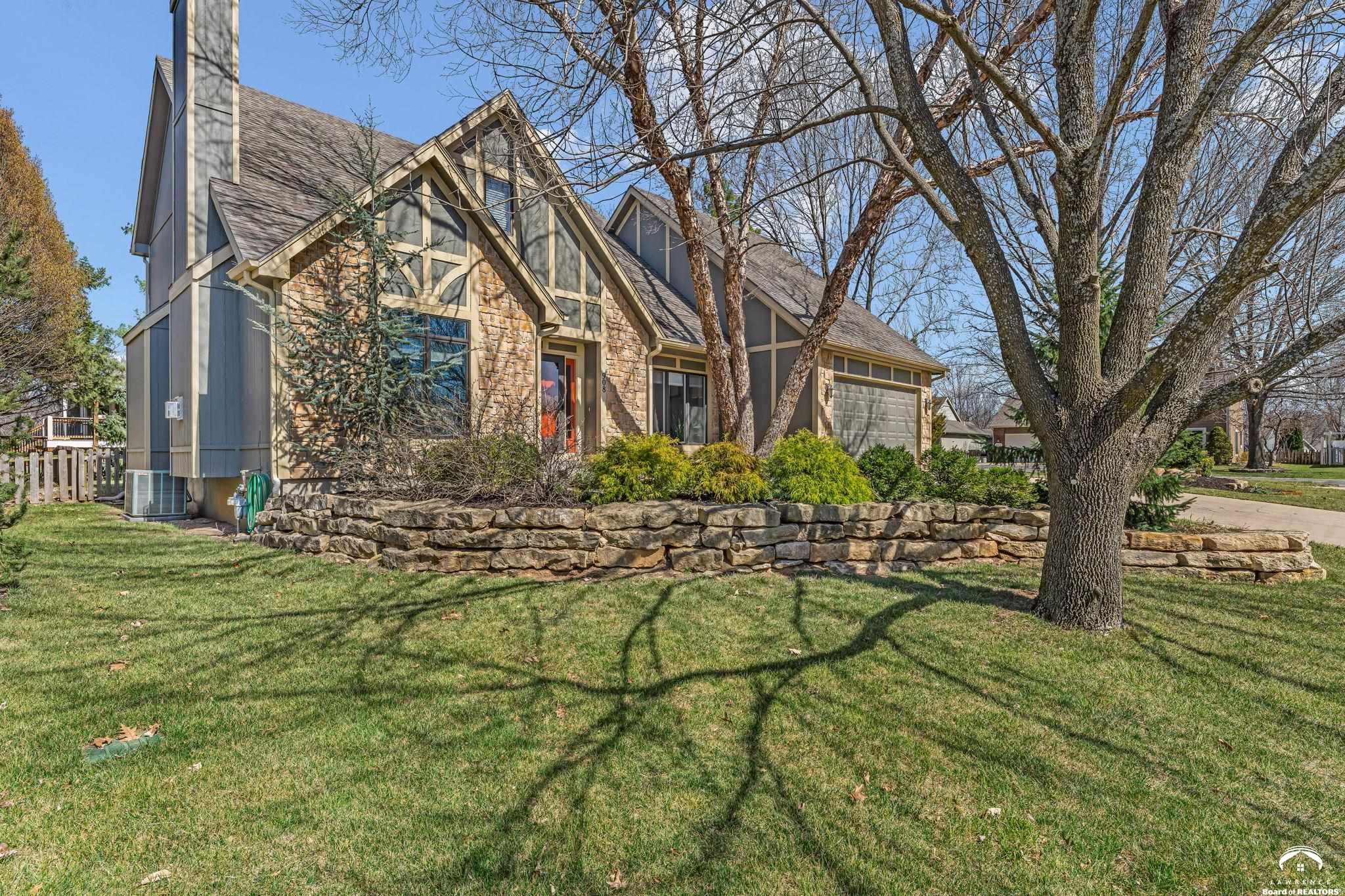 908 Easy Street Lawrence, KS 66049 - Photo 3 of 58