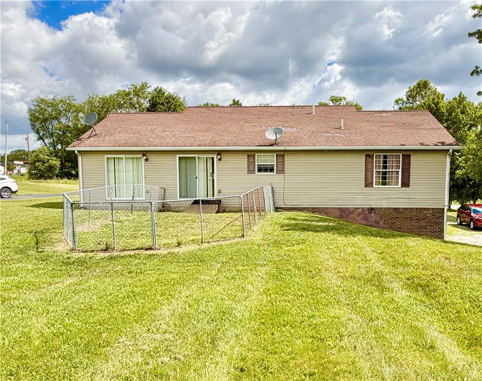 271 Burgess Field Road Uniontown, PA 15401 - Photo 3 of 19