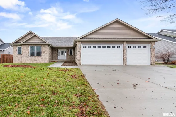 $565,000 | 6200 Wind Tree Road, Springfield, IL 62712
