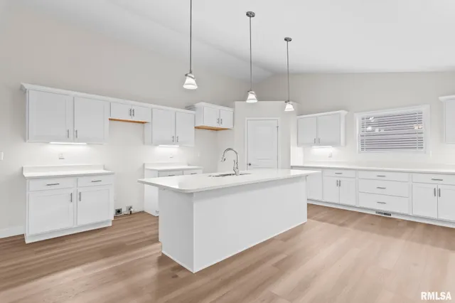 $599,000 | 6200 Wind Tree Road, Springfield, IL 62712