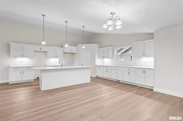 $599,000 | 6200 Wind Tree Road, Springfield, IL 62712