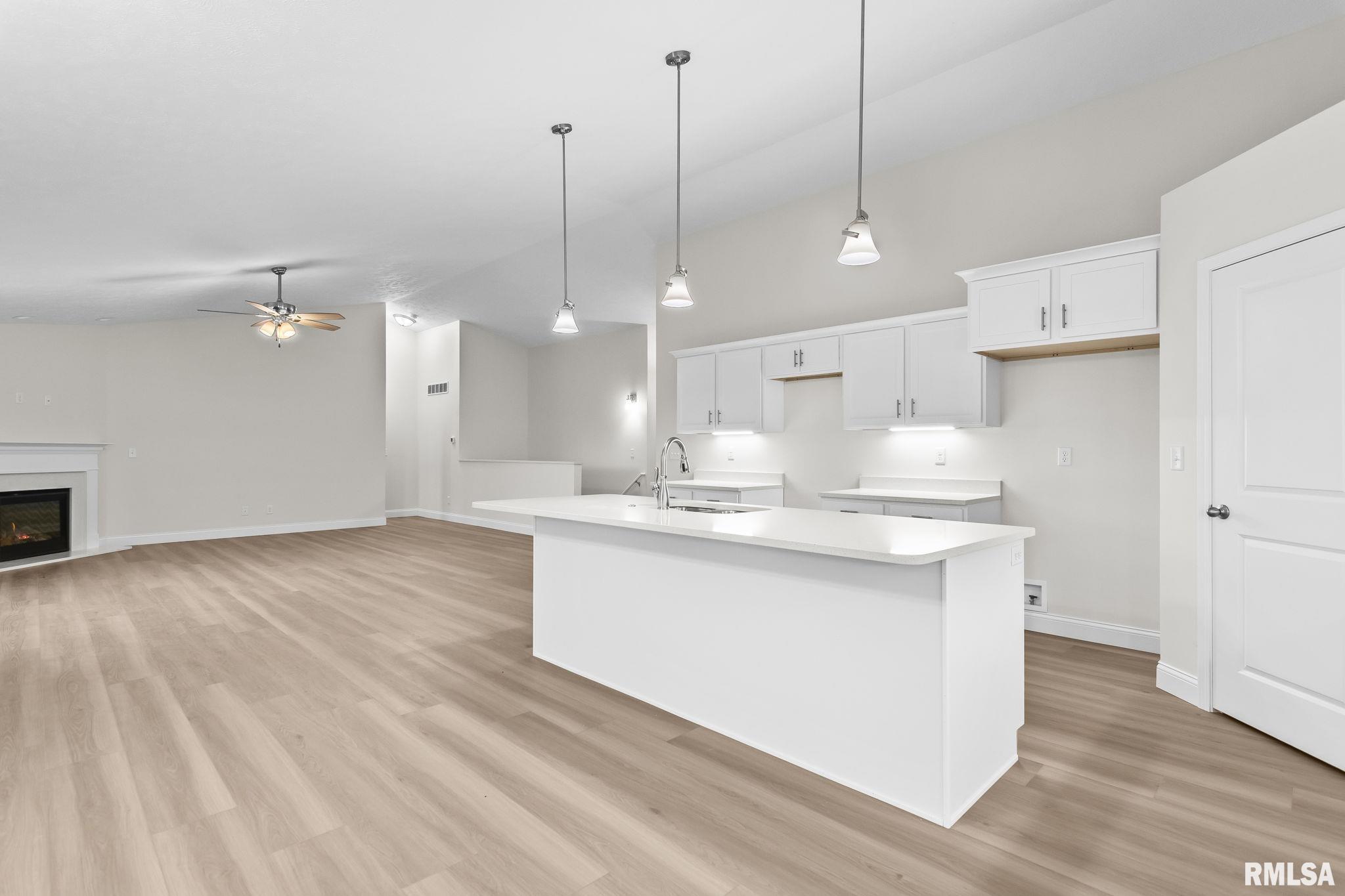 6200 Wind Tree Road Springfield, IL 62712 - Photo 13 of 47