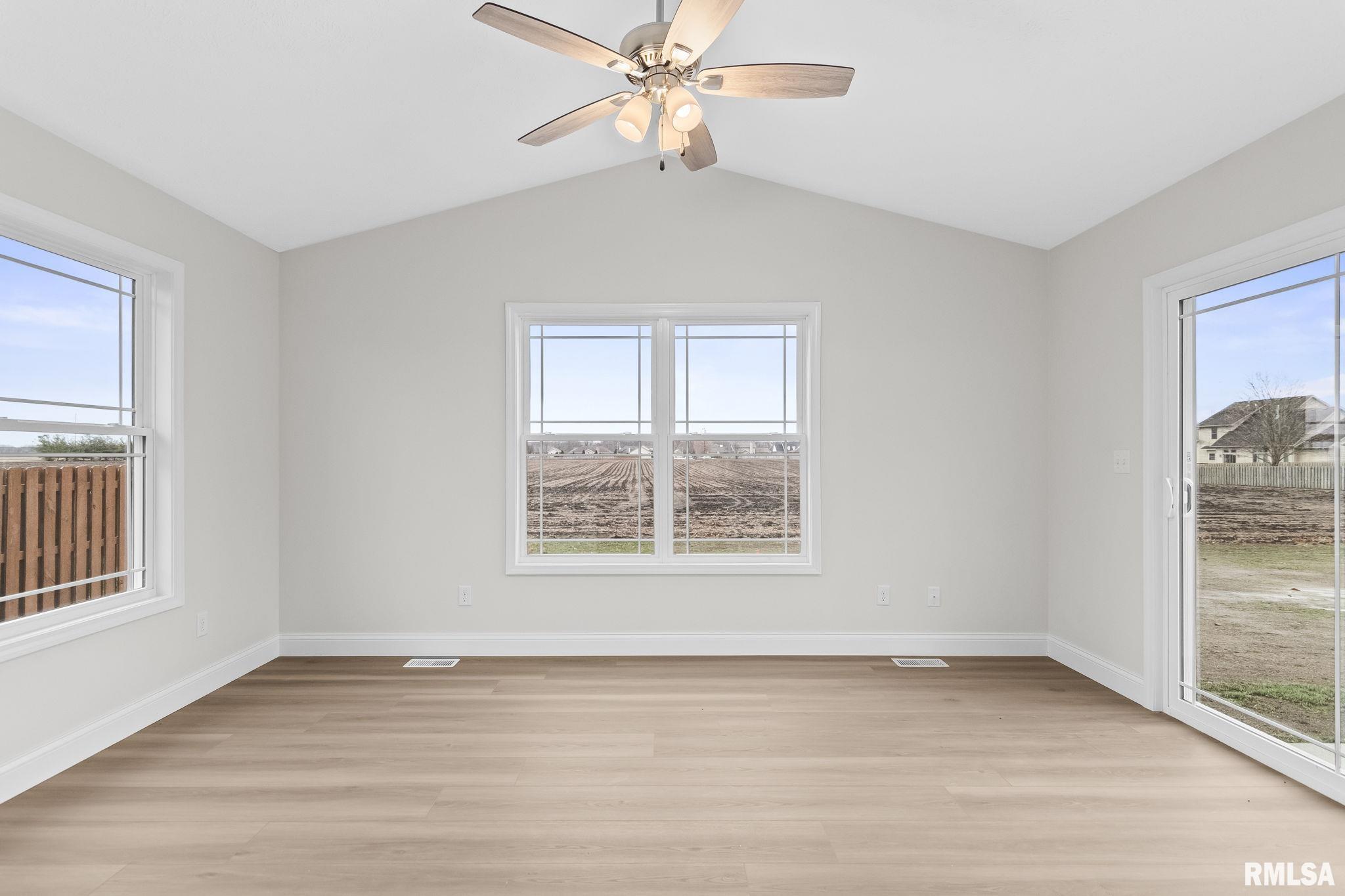 6200 Wind Tree Road Springfield, IL 62712 - Photo 14 of 47