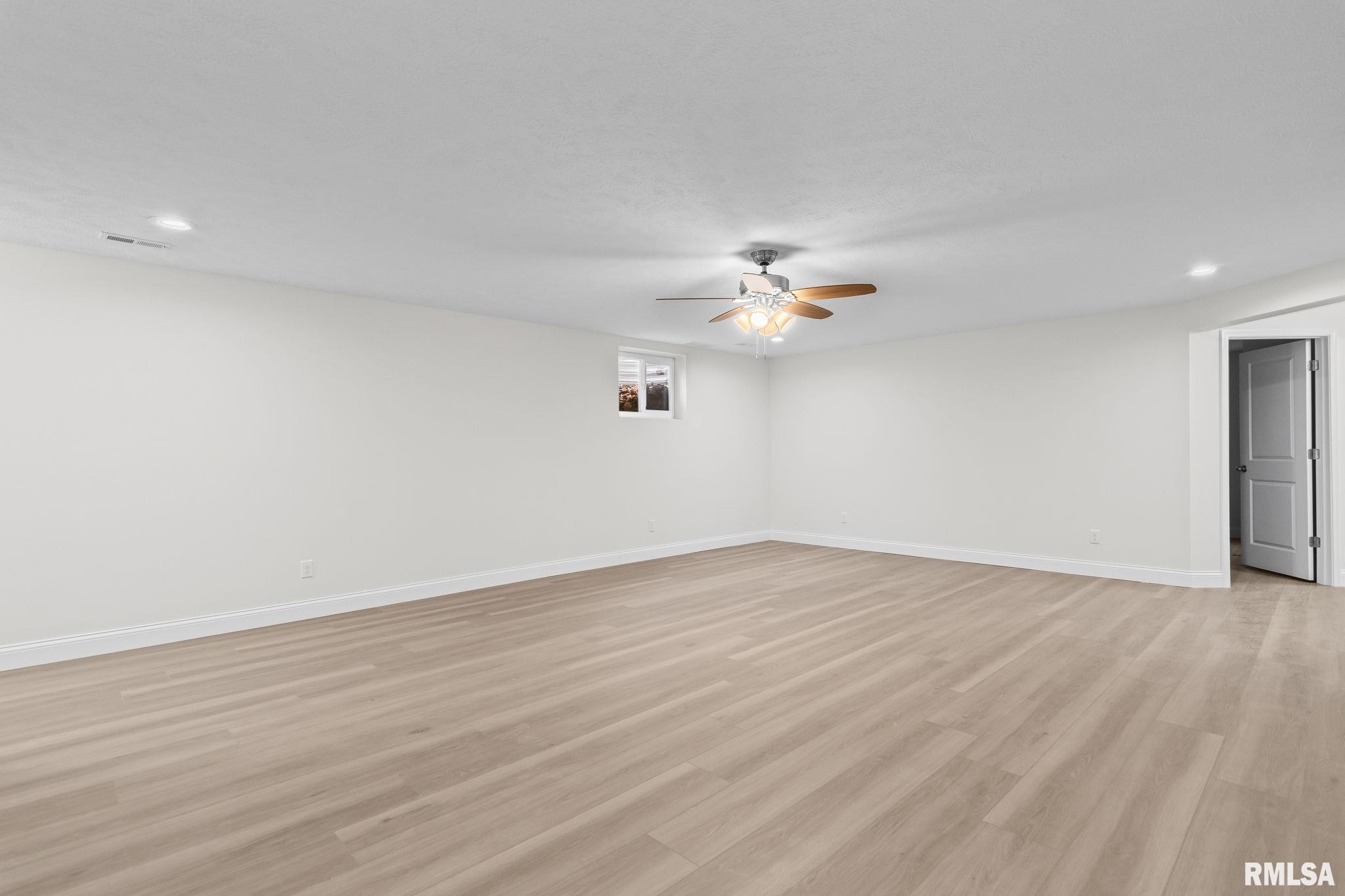 6200 Wind Tree Road Springfield, IL 62712 - Photo 23 of 36