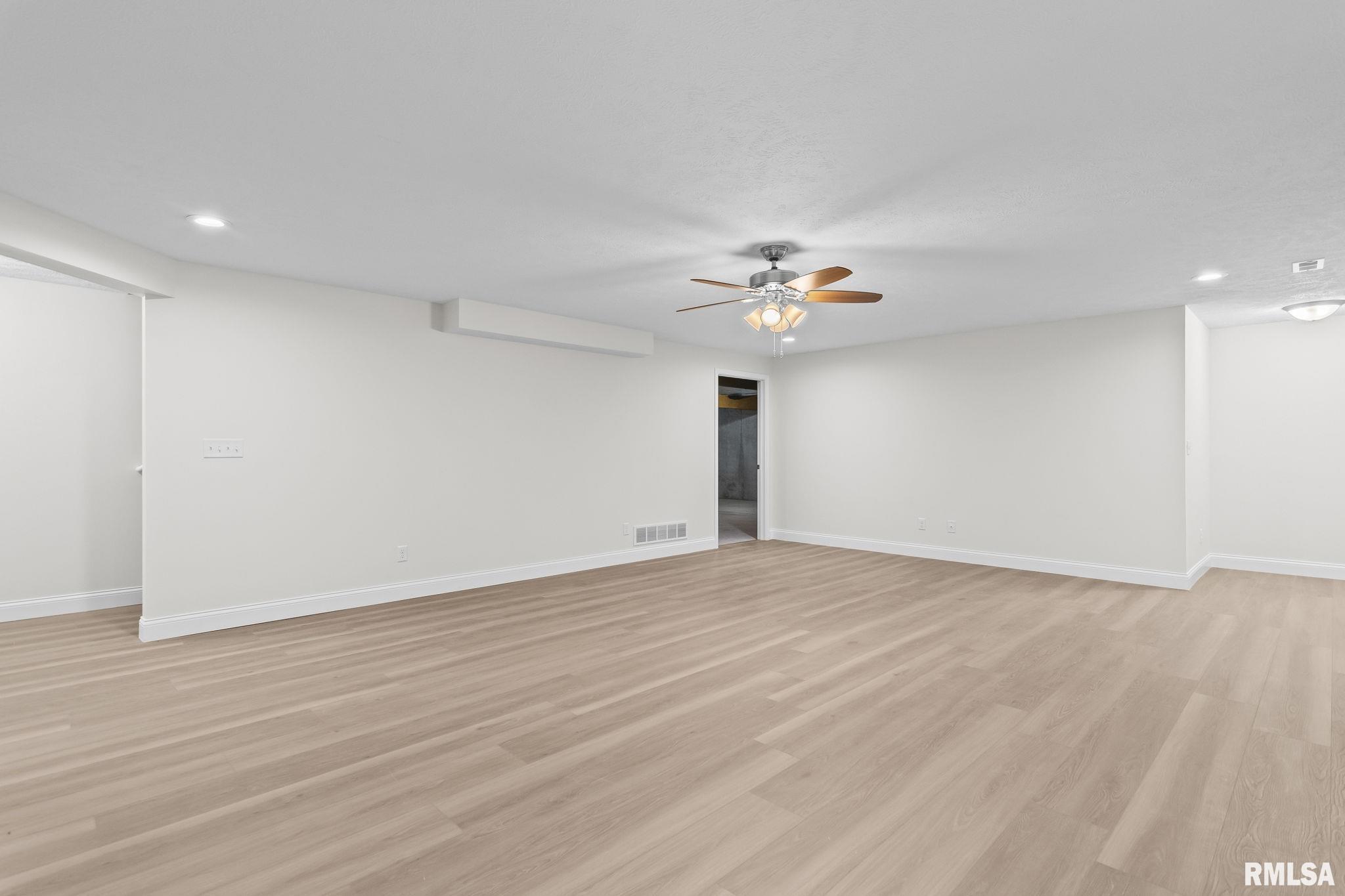 6200 Wind Tree Road Springfield, IL 62712 - Photo 24 of 36