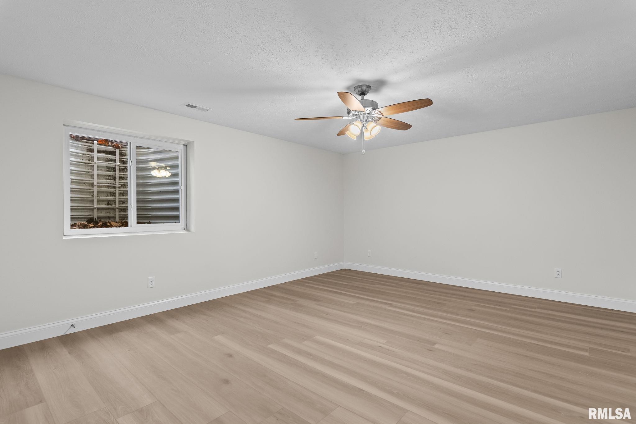 6200 Wind Tree Road Springfield, IL 62712 - Photo 25 of 36