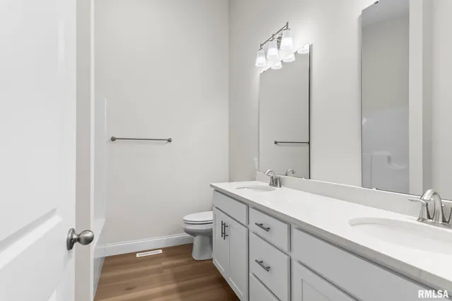 $599,000 | 6200 Wind Tree Road, Springfield, IL 62712