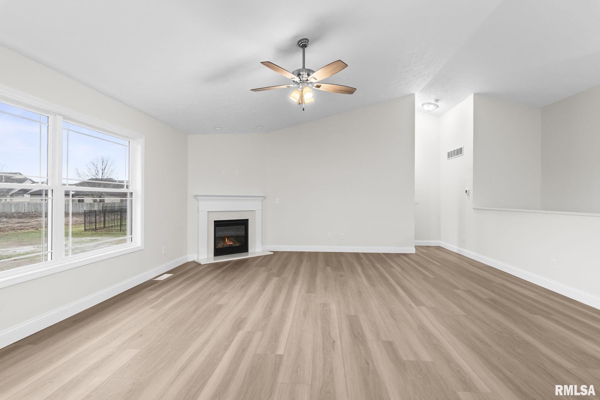 6200 Wind Tree Road Springfield, IL 62712 - Photo 4 of 47