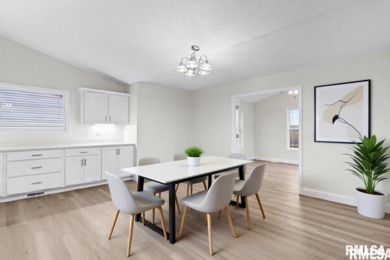 6200 Wind Tree Road Springfield, IL 62712 - Photo 7 of 36