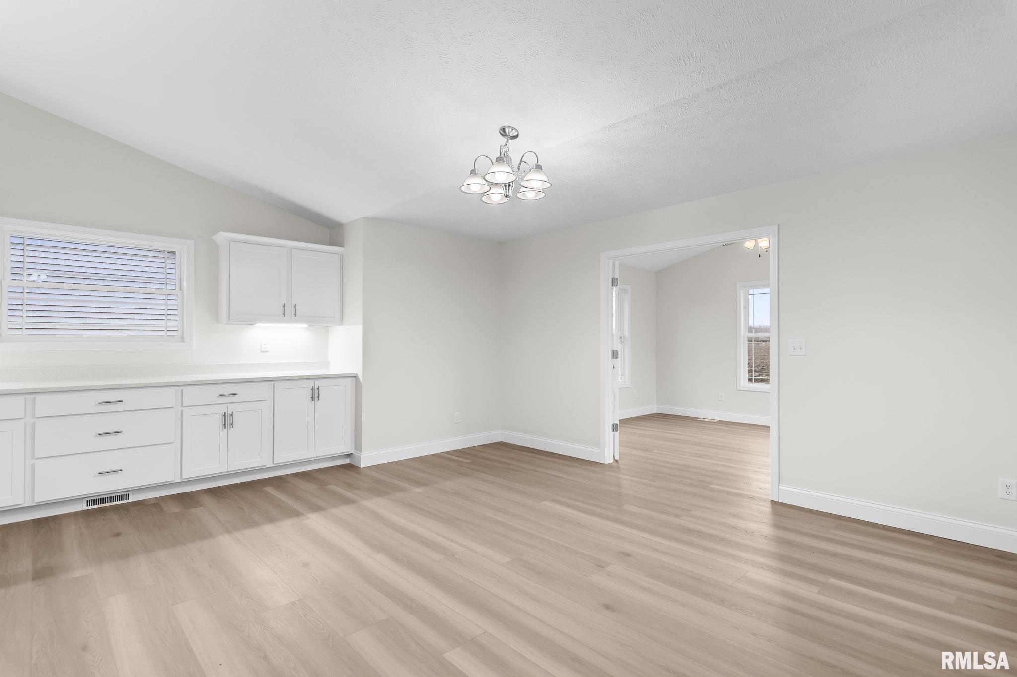 6200 Wind Tree Road Springfield, IL 62712 - Photo 8 of 47