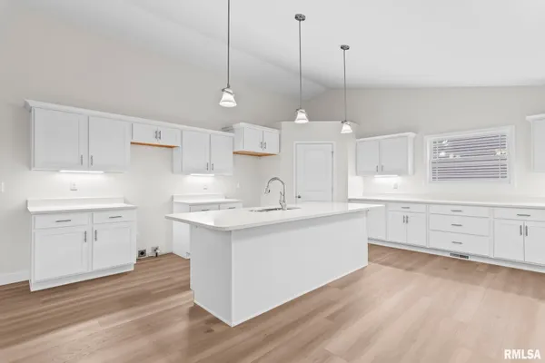 $565,000 | 6200 Wind Tree Road, Springfield, IL 62712