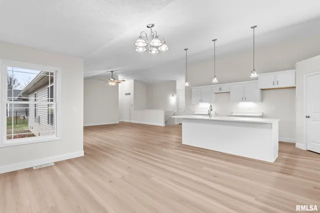 $599,000 | 6200 Wind Tree Road, Springfield, IL 62712