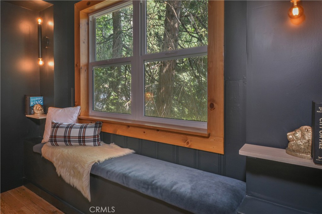 761 Arrowhead Villa Road Lake Arrowhead, CA 92352 - Photo 17 of 31 a living room with furniture and a window