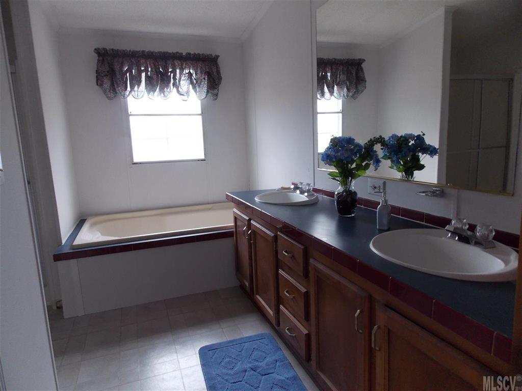 684 Wayfound Church Road Hiddenite, NC 28636 - Photo 7 of 25