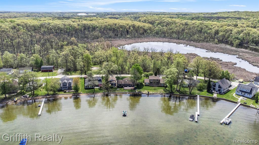 8570 Riverside Drive Brighton, MI 48116 - Photo 28 of 30 Gallery Image 28