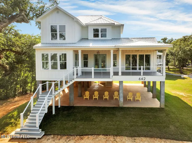 $1,395,000 | 642 North Beach Boulevard, Bay St. Louis, MS 39520