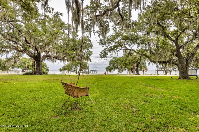 $1,395,000 | 642 North Beach Boulevard, Bay St. Louis, MS 39520