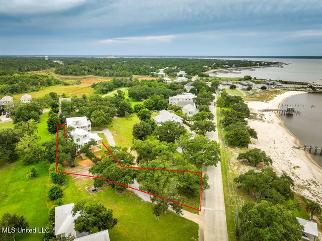 $1,395,000 | 642 North Beach Boulevard, Bay St. Louis, MS 39520