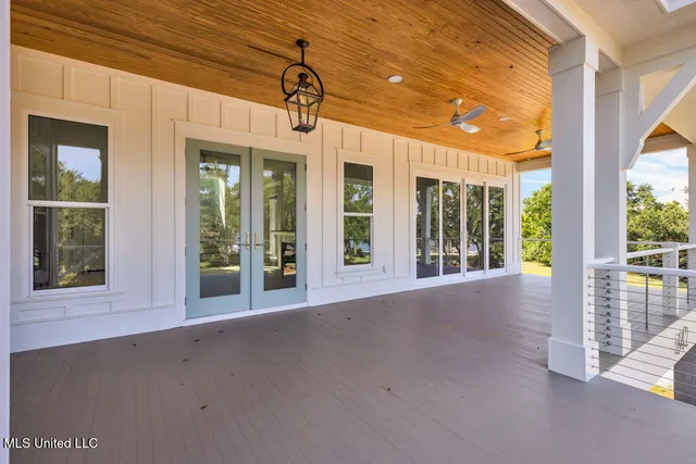 $1,395,000 | 642 North Beach Boulevard, Bay St. Louis, MS 39520