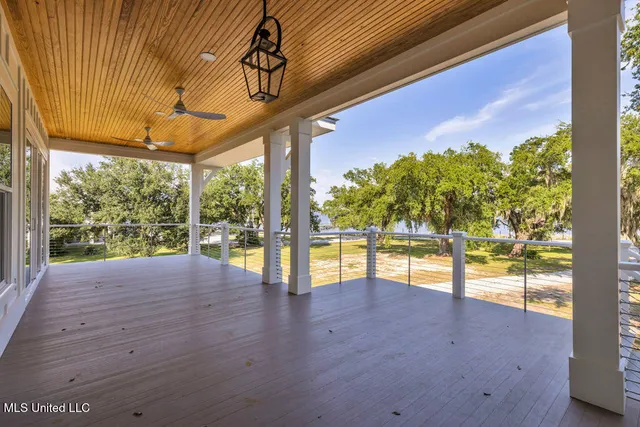 $1,395,000 | 642 North Beach Boulevard, Bay St. Louis, MS 39520