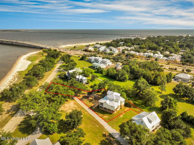$1,395,000 | 642 North Beach Boulevard, Bay St. Louis, MS 39520