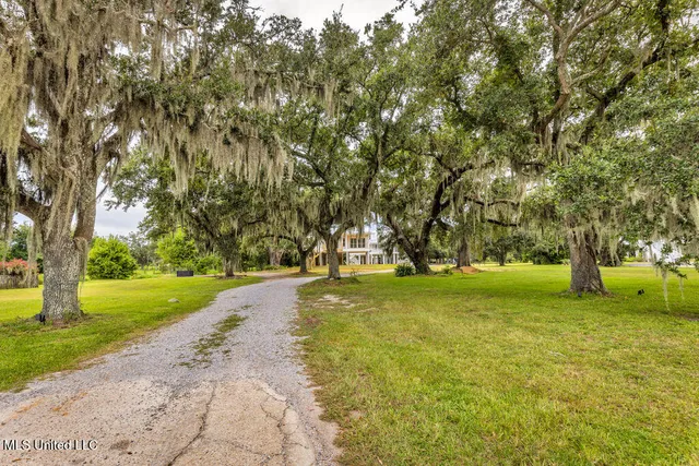$1,395,000 | 642 North Beach Boulevard, Bay St. Louis, MS 39520