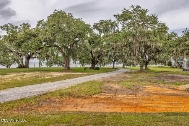 $1,395,000 | 642 North Beach Boulevard, Bay St. Louis, MS 39520