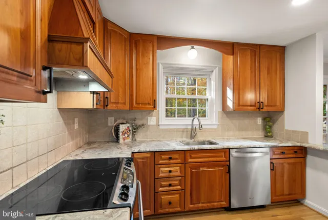 $725,000 | 3146 Cantrell Lane, Fairfax, VA 22031