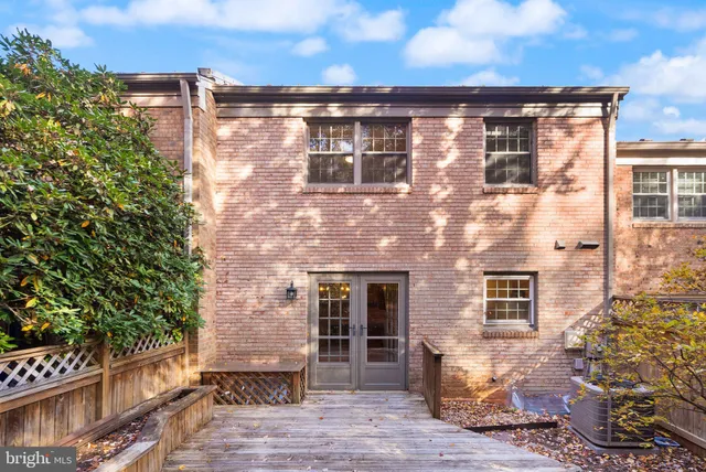 $725,000 | 3146 Cantrell Lane, Fairfax, VA 22031