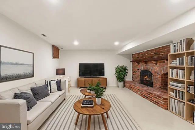 $725,000 | 3146 Cantrell Lane, Fairfax, VA 22031