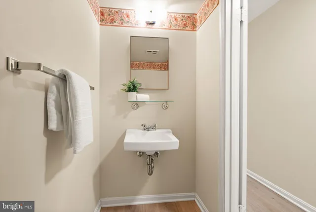 $725,000 | 3146 Cantrell Lane, Fairfax, VA 22031