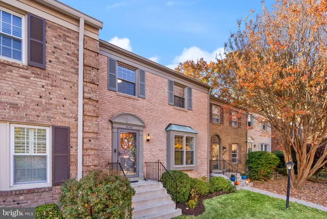 $725,000 | 3146 Cantrell Lane, Fairfax, VA 22031