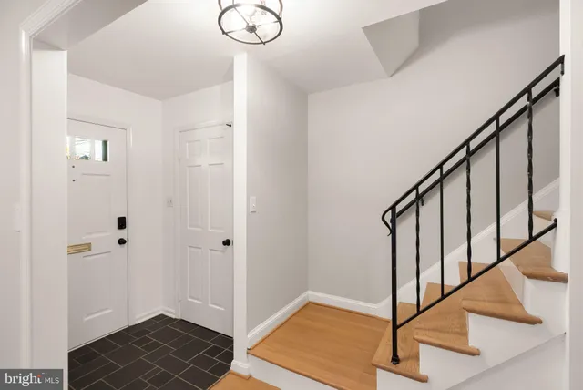 $725,000 | 3146 Cantrell Lane, Fairfax, VA 22031