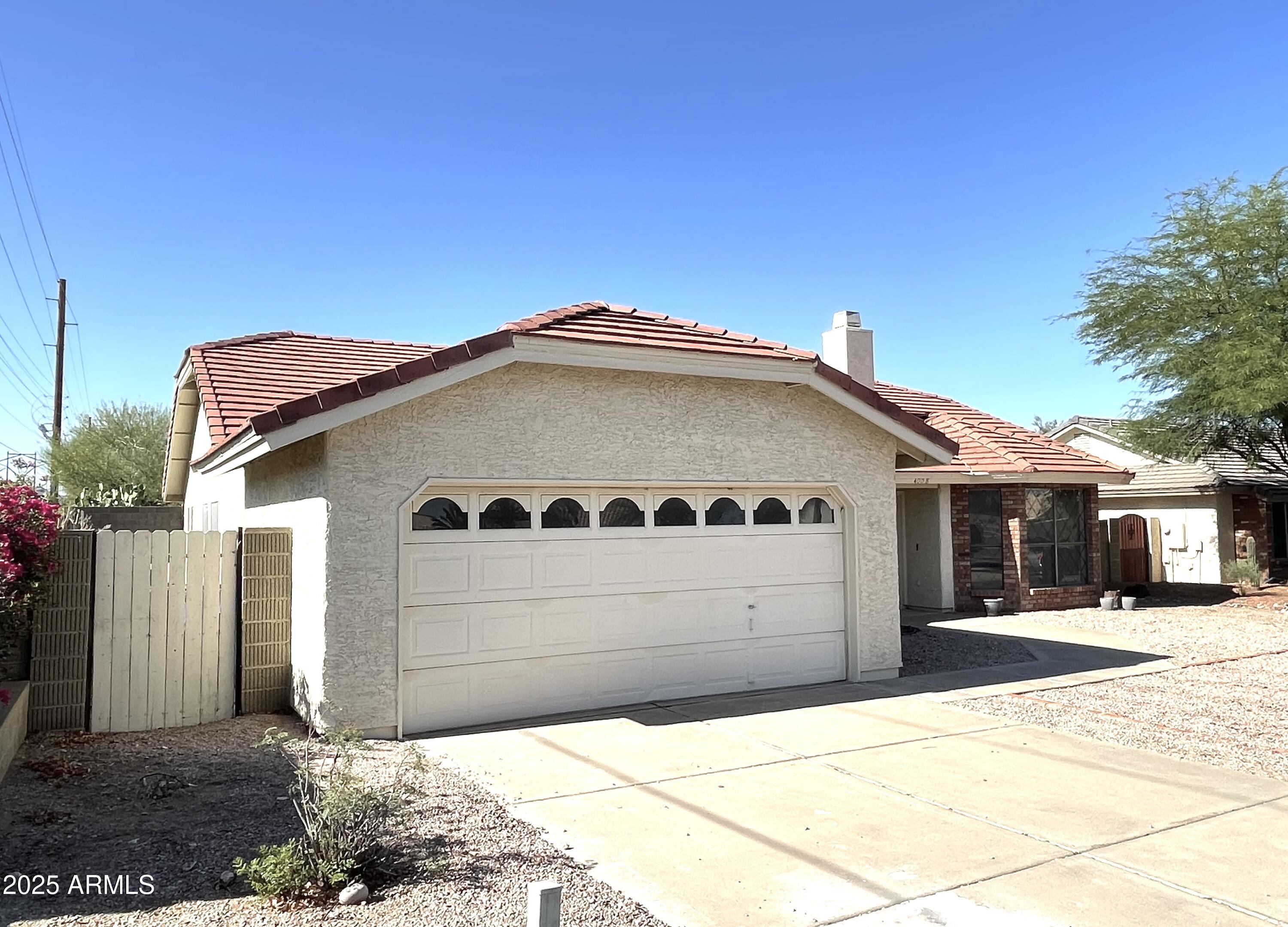 4008 East Knox Road Phoenix, AZ 85044 - Photo 3 of 36 2 car garage