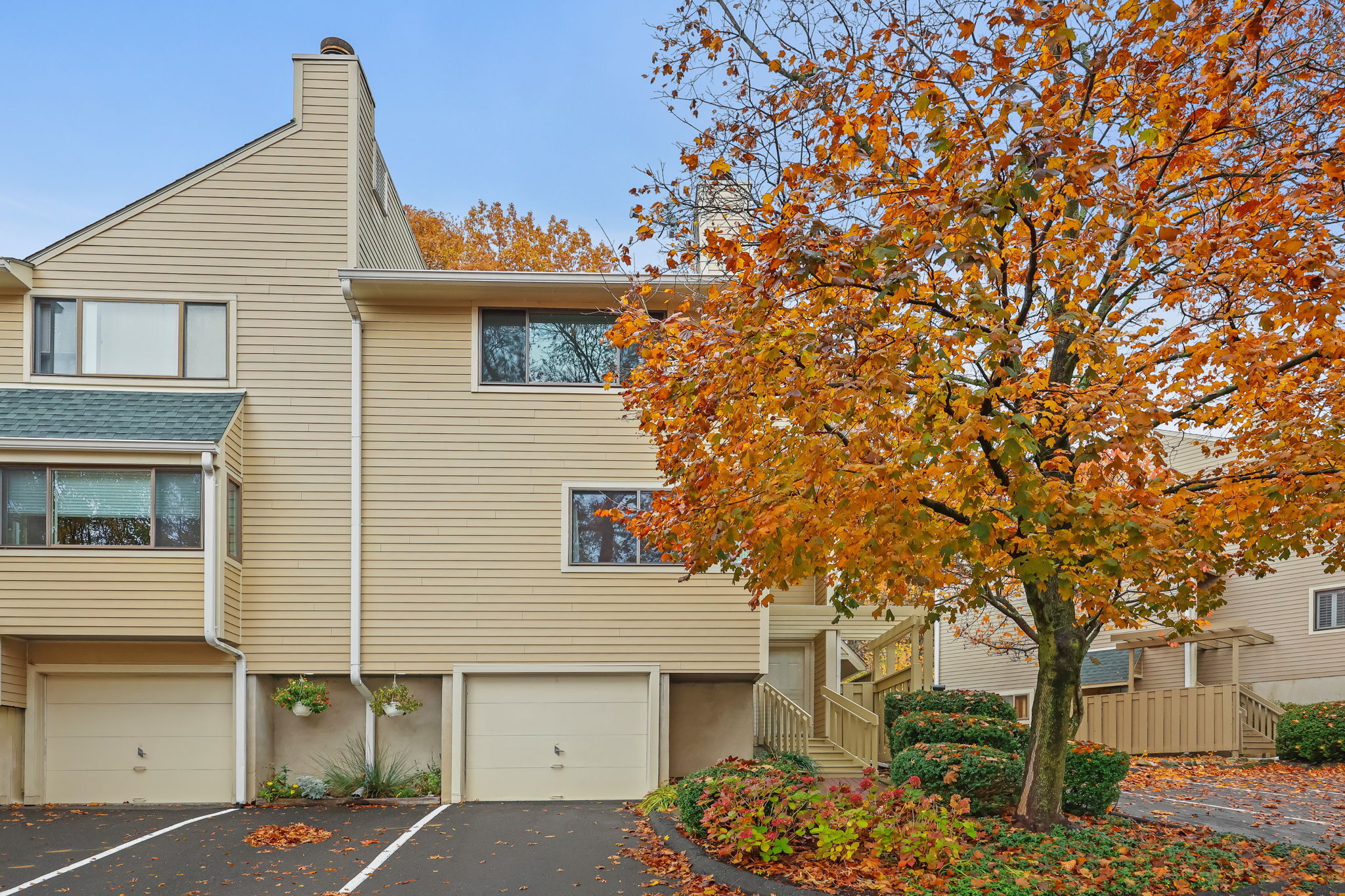 46 Sunrise Hill Road, Unit 46 Norwalk, CT 06851 - Photo 19 of 27 End Unit