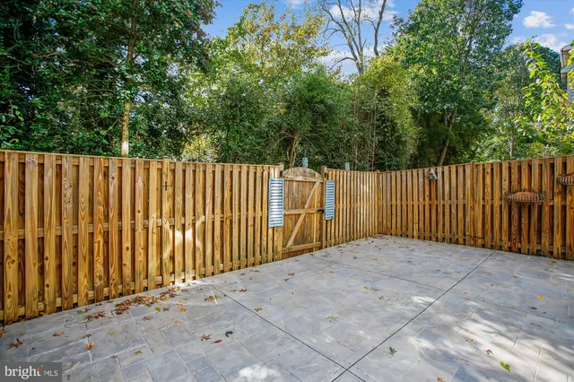 $825,000 | 3852 Elmwood Towne Way, Alexandria, VA 22303