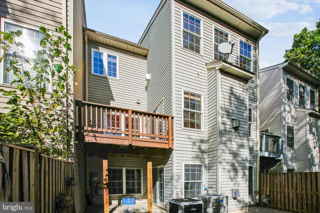 $825,000 | 3852 Elmwood Towne Way, Alexandria, VA 22303