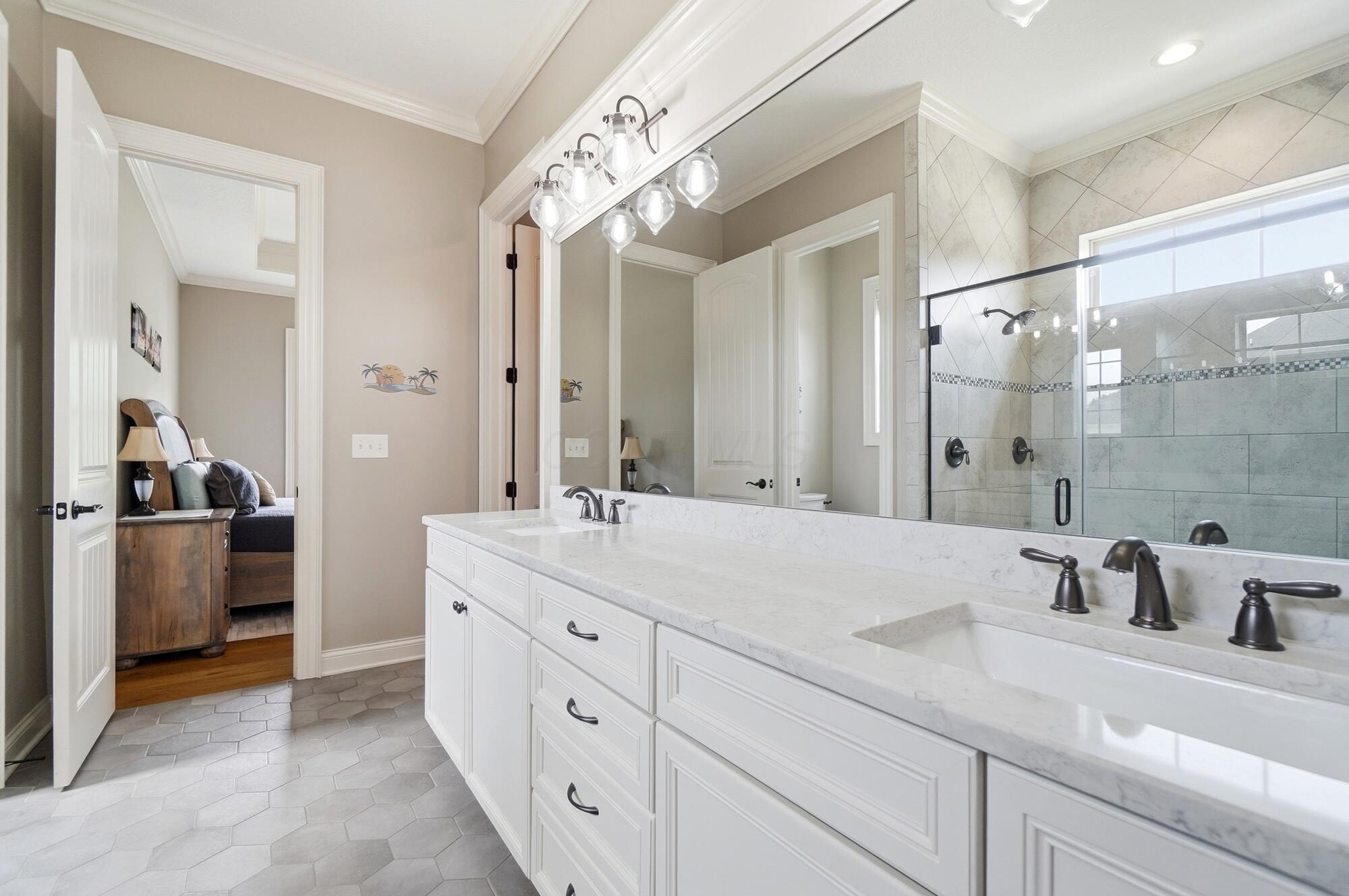 4430 Rammelsberg Drive Galena, OH 43021 - Photo 36 of 74 Owner's Bathroom