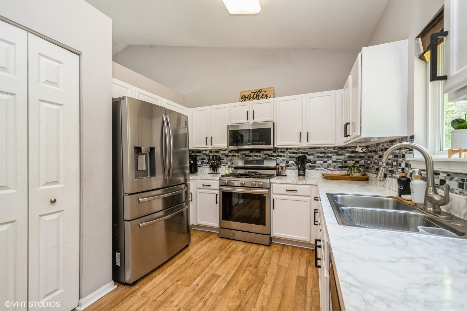 25644 Brooks Farm Road Round Lake, IL 60073 - Photo 4 of 22 Gallery Image 4