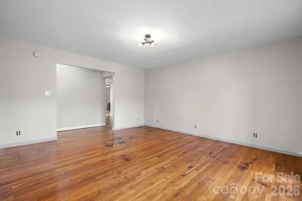 $275,000 | 1604 4th Street Northeast, Hickory, NC 28601