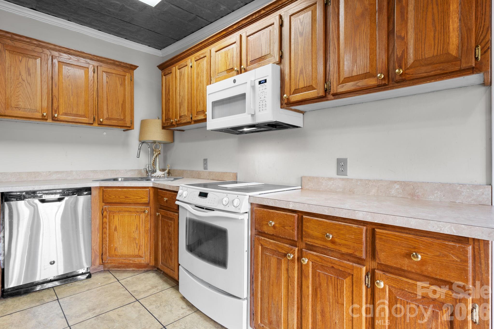 1604 4th Street Northeast Hickory, NC 28601 - Photo 13 of 46